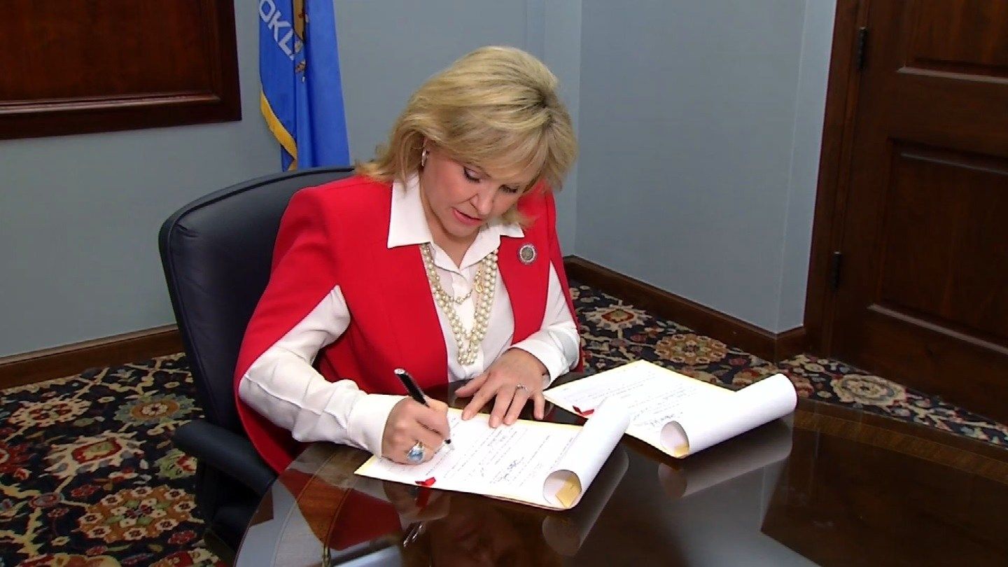 Fallin Signs Supplemental Funding Bills For Schools, Prisons