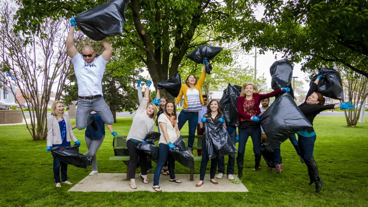 Oklahoma City Crews To Take Down Illegal Signs Along Streets