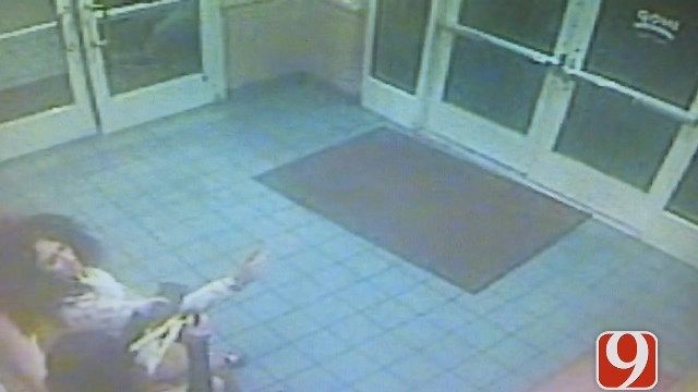 Surveillance Video Shows Woman Spraying Pepper Spray At IHOP