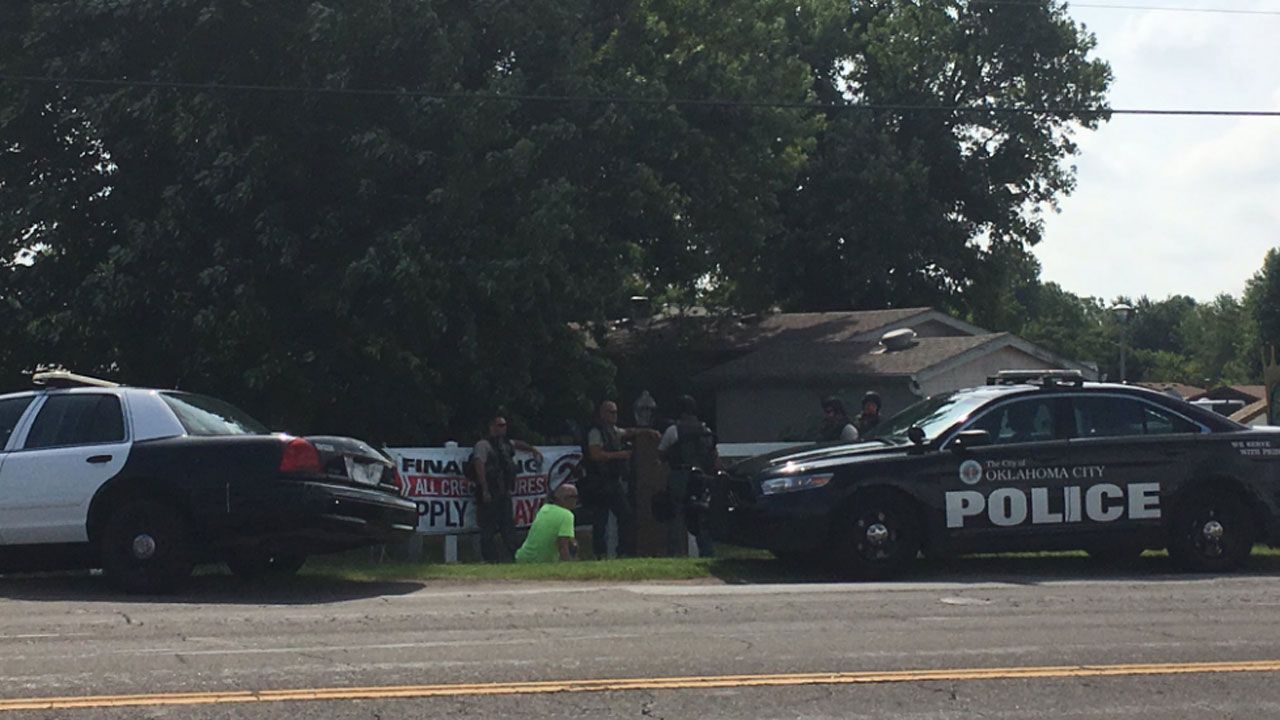 Police Find Two Bodies Inside SW OKC Mobile Home After Standoff