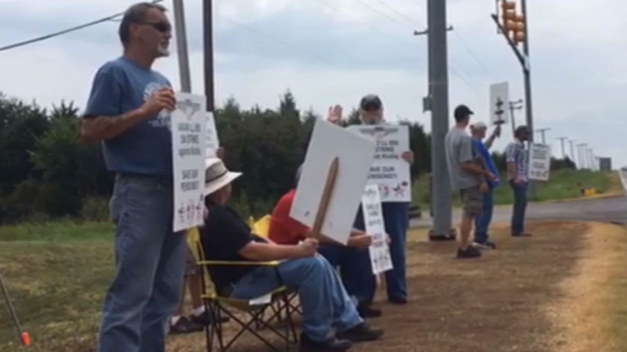 Tinker AFB Workers Enter Fourth Week Of Strike