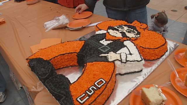 Pistol Pete Cake