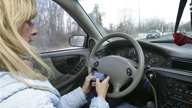 Gov. Mary Fallin To Sign Bill Banning Texting And Driving