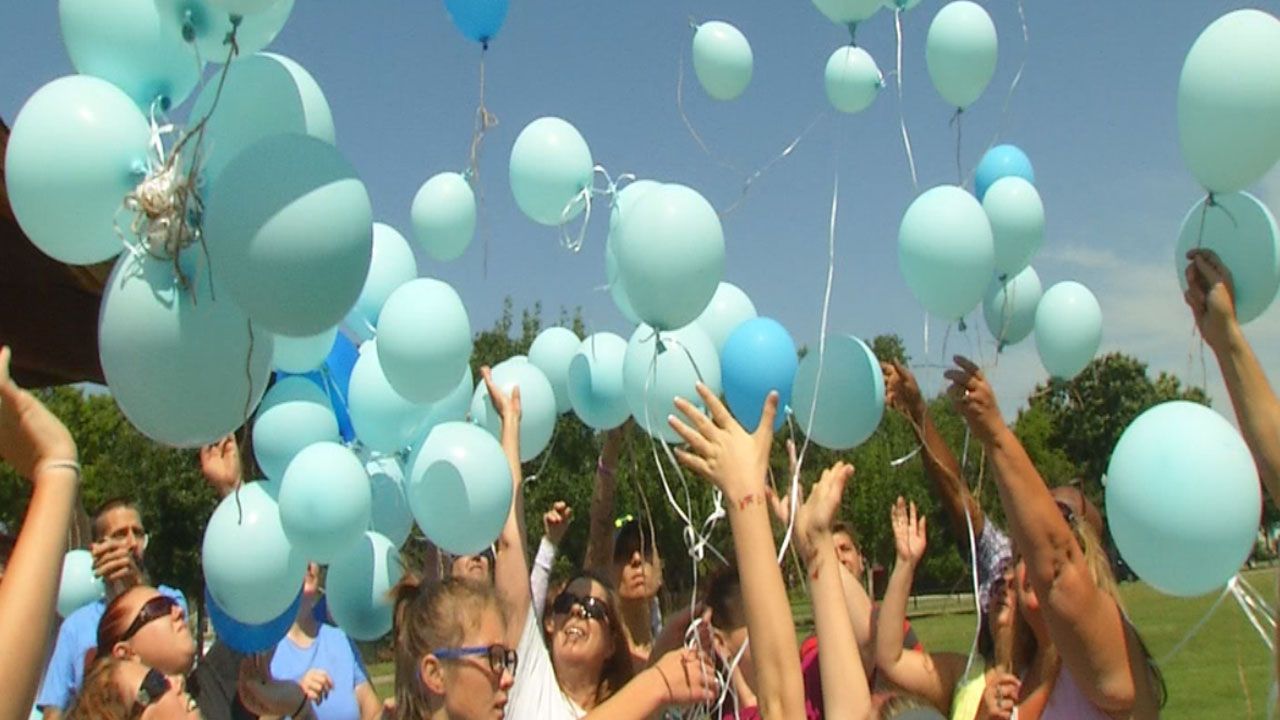 18 Years Later, Family Releases Balloons In Memory Of Missing OK Mother