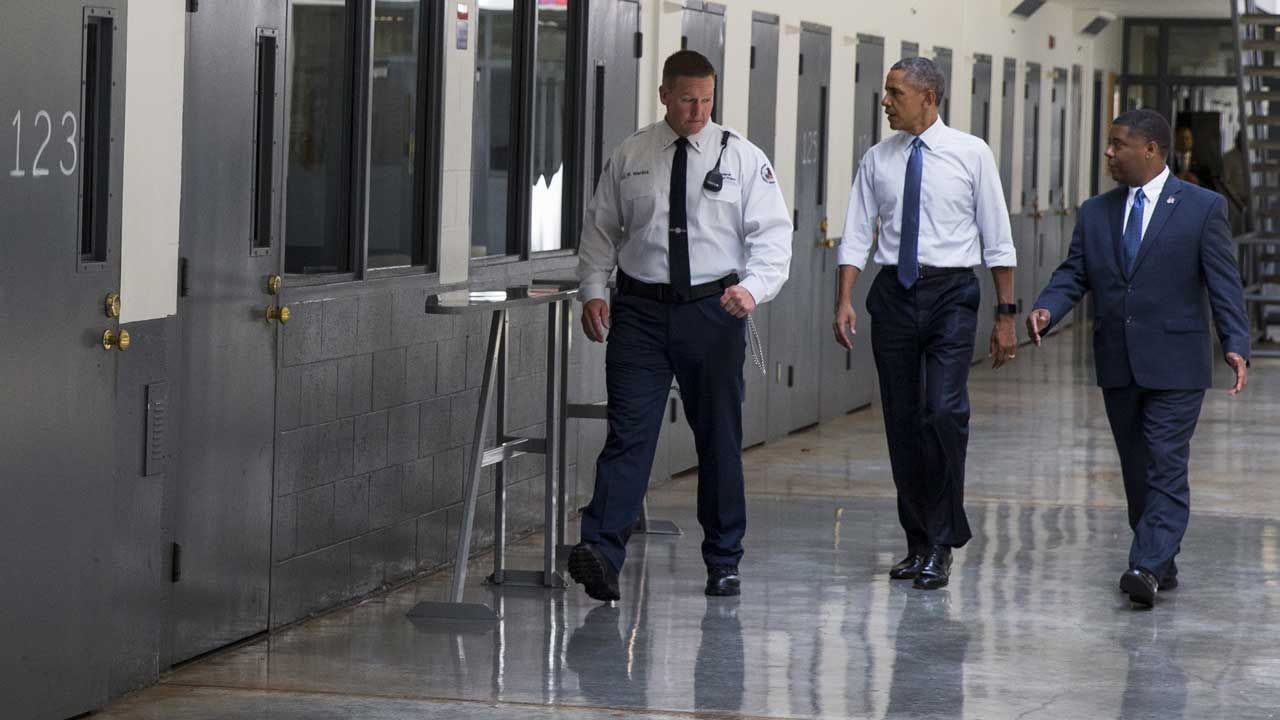 Obama Tours El Reno Federal Prison, Speaks To Inmates, Officials