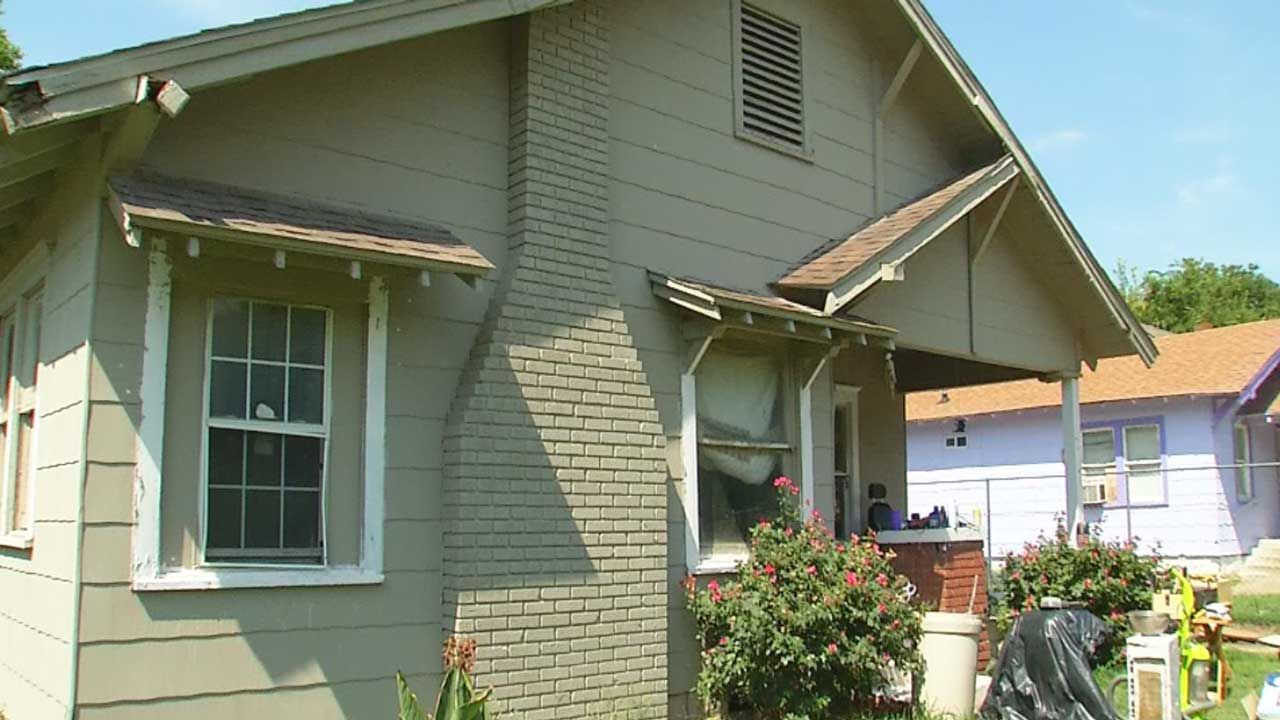 Veteran's Family Claims Landlord Won't Repair Unlivable Home