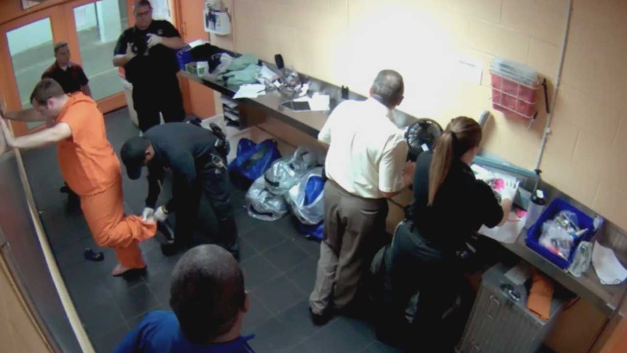 Oklahoma County Detention Officer Attempts To Smuggle Meth Into Jail