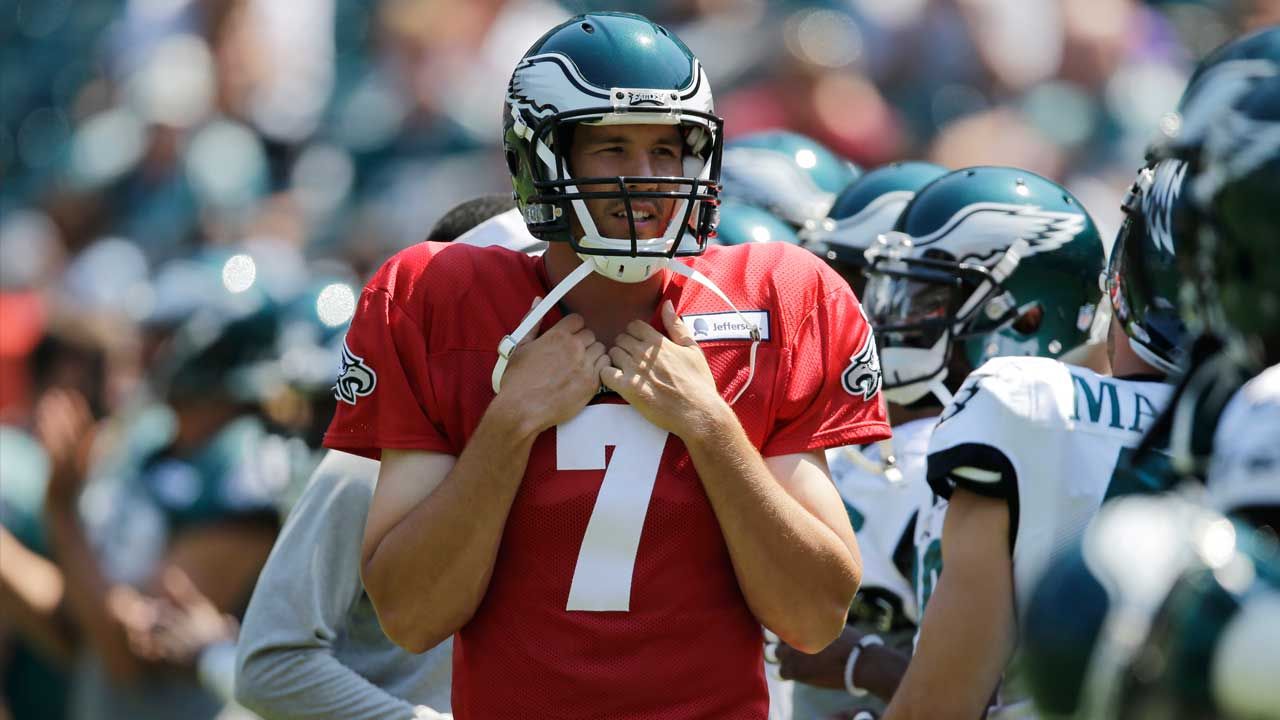 Eagles Fans Seek Papal Blessing For Sam Bradford's Knees