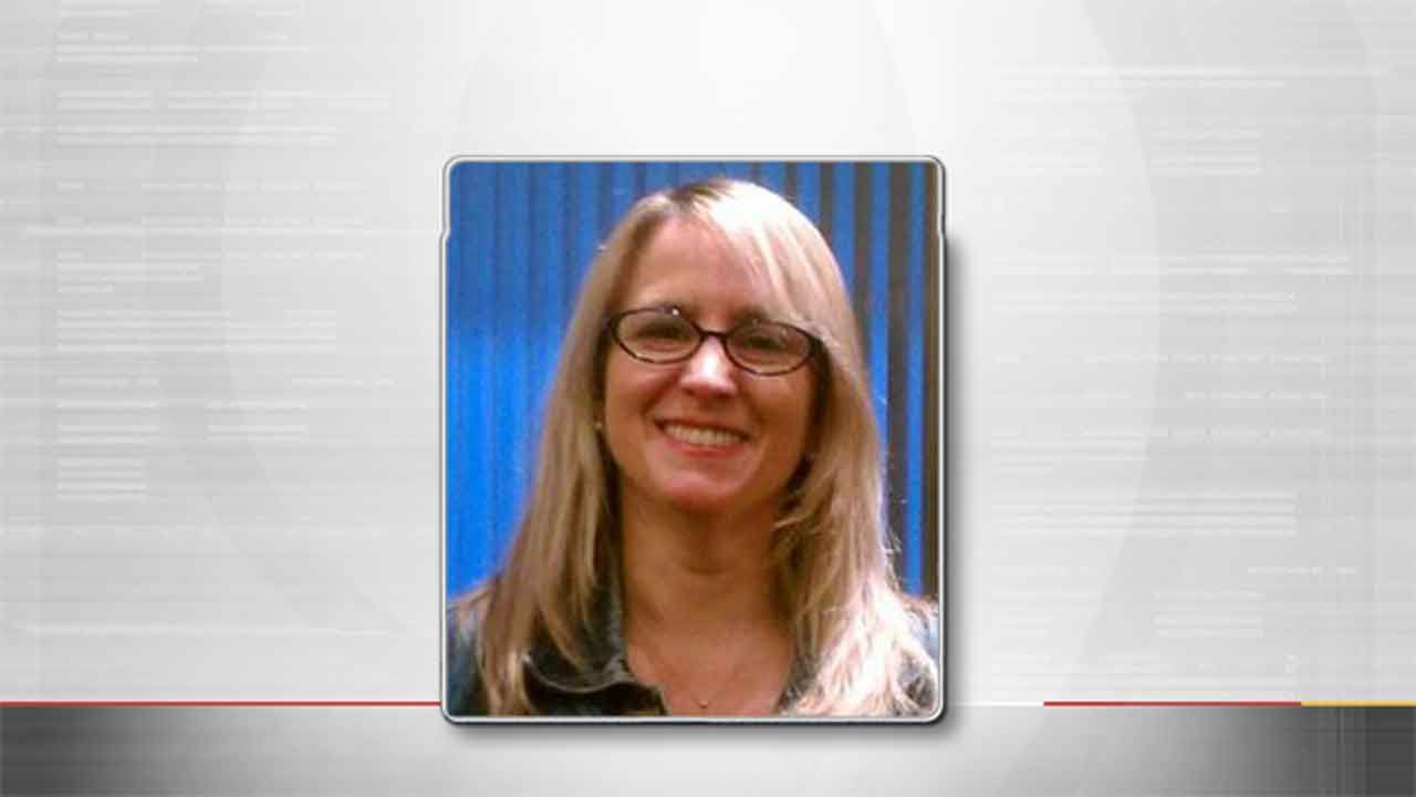 No Money For Aunt Who Sued Nephew Over 'Aggressive Hug'