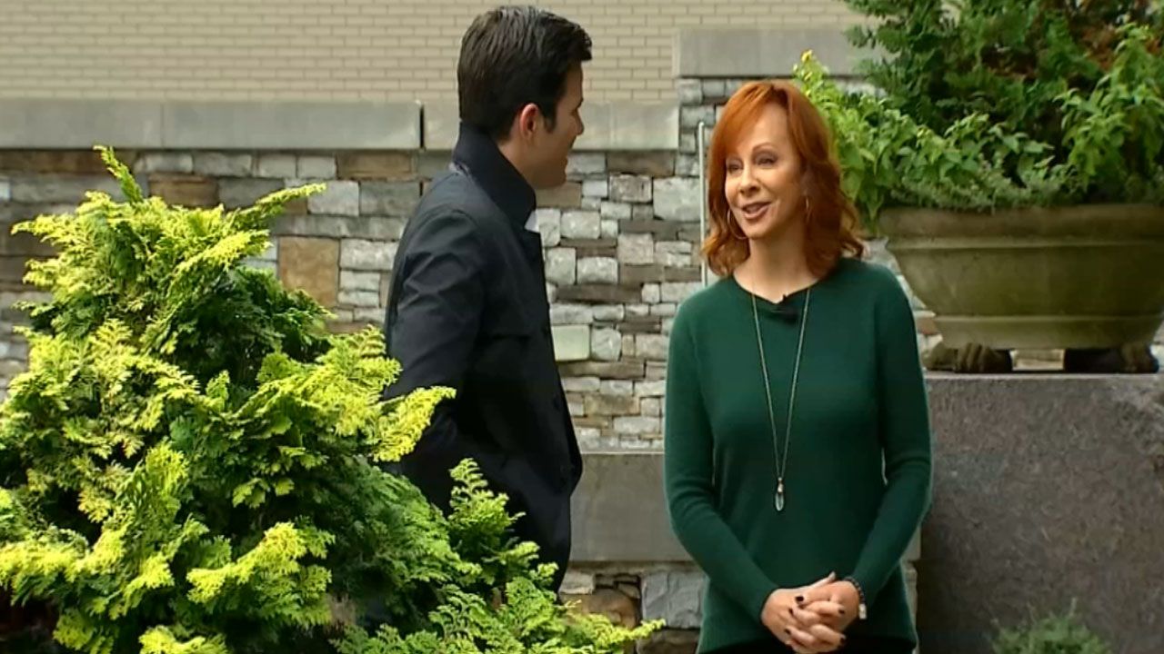 Reba McEntire Credits Mother With Encouraging Her To Record 1st Album