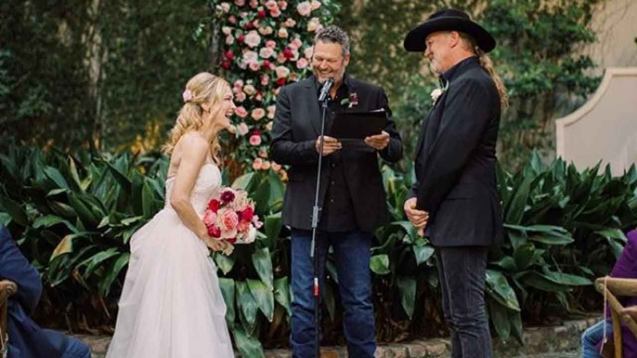 Blake Shelton Officiates Trace Adkins Wedding To Victoria Pratt